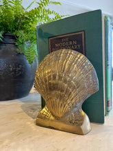 Load image into Gallery viewer, Vintage Brass Shell Book Ends

