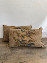 Load image into Gallery viewer, Vnth Balinese Basketweave Gold/Navy
